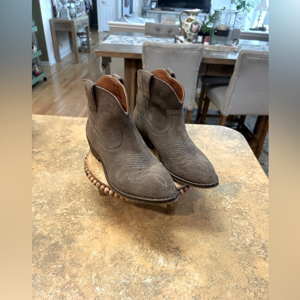 Chocolat Blu Taupe Brown Western Ankle Boots